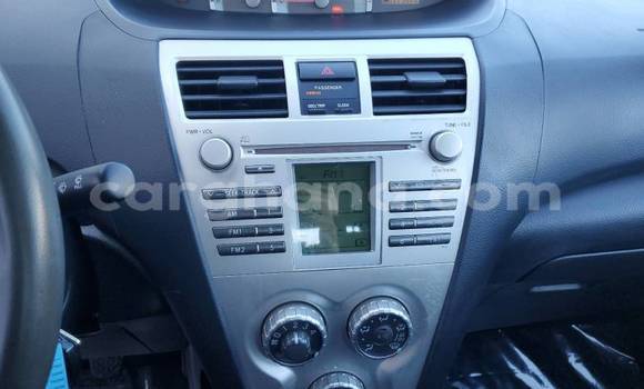 Sayi Na hannu Toyota Yaris White Mota in Accra a Greater Accra Sayi Na hannu Toyota Yaris White Mota in Accra a Greater Accra