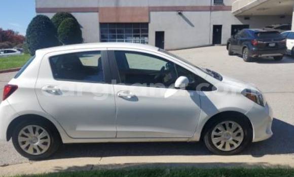 Sayi Na hannu Toyota Yaris White Mota in Accra a Greater Accra Sayi Na hannu Toyota Yaris White Mota in Accra a Greater Accra