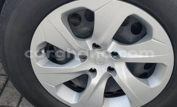 Sayi Na hannu Toyota RAV4 White Mota in Accra a Greater Accra Sayi Na hannu Toyota RAV4 White Mota in Accra a Greater Accra