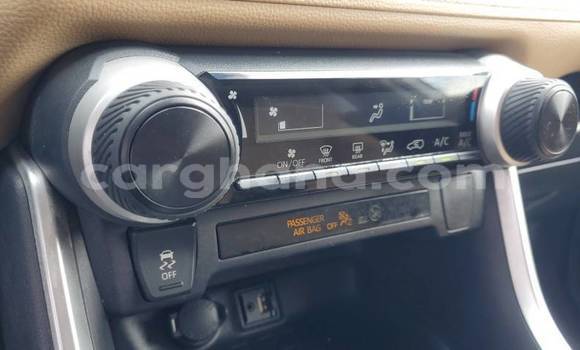 Sayi Na hannu Toyota RAV4 White Mota in Accra a Greater Accra Sayi Na hannu Toyota RAV4 White Mota in Accra a Greater Accra