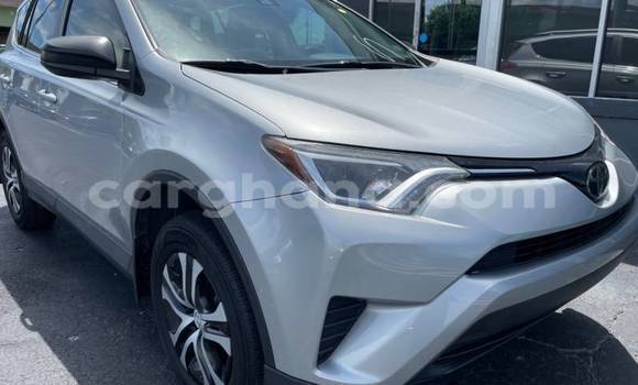 Ra Àlòkù Toyota RAV4 Silver Ọkọ̀ in Accra ni Greater Accra