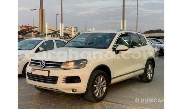 Sayi Imported Volkswagen Touareg White Mota in Import - Dubai a Ashanti Sayi Imported Volkswagen Touareg White Mota in Import - Dubai a Ashanti