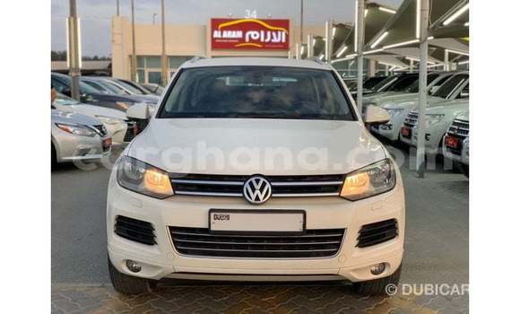 Sayi Imported Volkswagen Touareg White Mota in Import - Dubai a Ashanti Sayi Imported Volkswagen Touareg White Mota in Import - Dubai a Ashanti