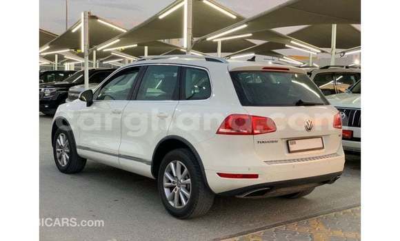 Sayi Imported Volkswagen Touareg White Mota in Import - Dubai a Ashanti Sayi Imported Volkswagen Touareg White Mota in Import - Dubai a Ashanti
