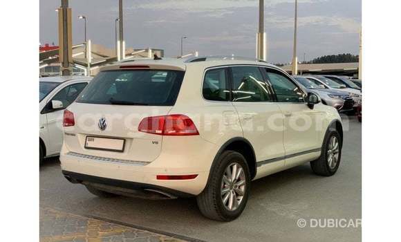 Sayi Imported Volkswagen Touareg White Mota in Import - Dubai a Ashanti Sayi Imported Volkswagen Touareg White Mota in Import - Dubai a Ashanti
