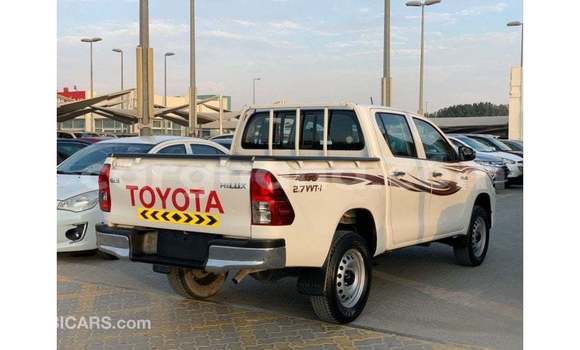 Sayi Imported Toyota Hilux White Mota in Import - Dubai a Ashanti Sayi Imported Toyota Hilux White Mota in Import - Dubai a Ashanti