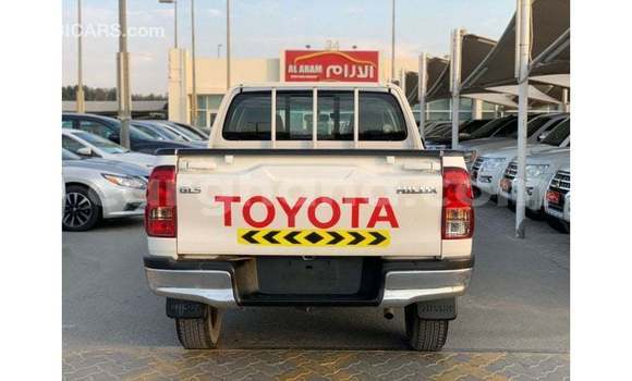 Sayi Imported Toyota Hilux White Mota in Import - Dubai a Ashanti Sayi Imported Toyota Hilux White Mota in Import - Dubai a Ashanti
