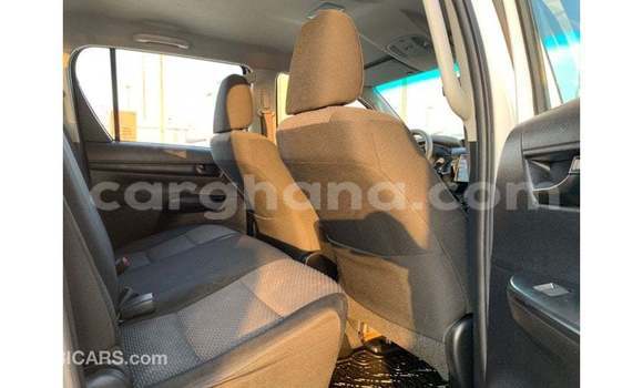 Sayi Imported Toyota Hilux White Mota in Import - Dubai a Ashanti Sayi Imported Toyota Hilux White Mota in Import - Dubai a Ashanti