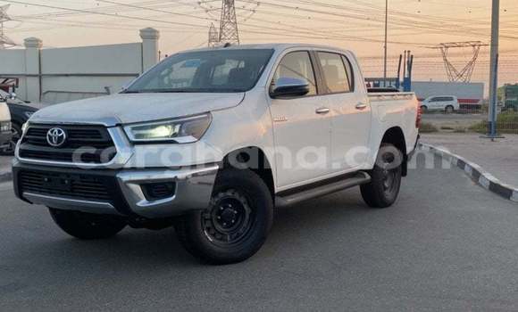 Buy Import Toyota Hilux White Car in Import - Dubai in Ashanti