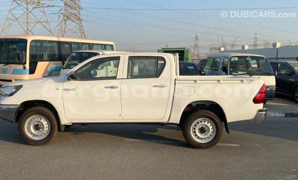 Buy Import Toyota Hilux White Car in Import - Dubai in Ashanti Buy Import Toyota Hilux White Car in Import - Dubai in Ashanti