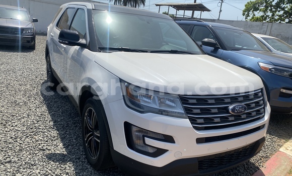 Buy Used Ford Explorer White Car in Accra in Greater Accra Buy Used Ford Explorer White Car in Accra in Greater Accra