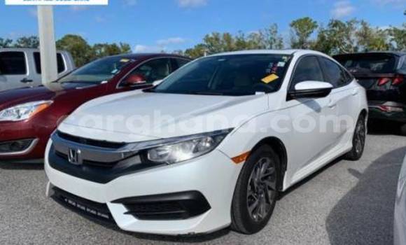 Sayi Na hannu Honda Civic White Mota in Accra a Greater Accra