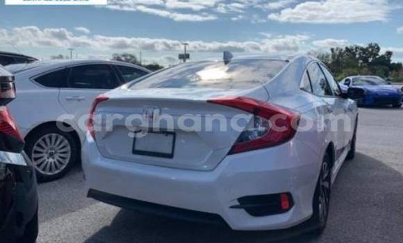 Sayi Na hannu Honda Civic White Mota in Accra a Greater Accra Sayi Na hannu Honda Civic White Mota in Accra a Greater Accra