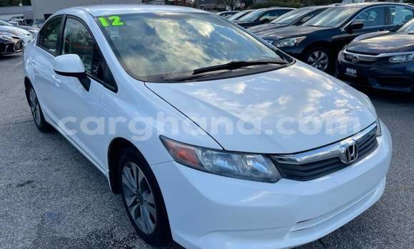 Ra Àlòkù Honda Civic funfun Ọkọ̀ in Accra ni Greater Accra