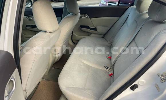 Ra Àlòkù Honda Civic funfun Ọkọ̀ in Accra ni Greater Accra Ra Àlòkù Honda Civic funfun Ọkọ̀ in Accra ni Greater Accra