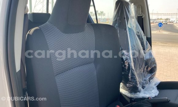 Buy Import Toyota Hilux White Car in Import - Dubai in Ashanti Buy Import Toyota Hilux White Car in Import - Dubai in Ashanti