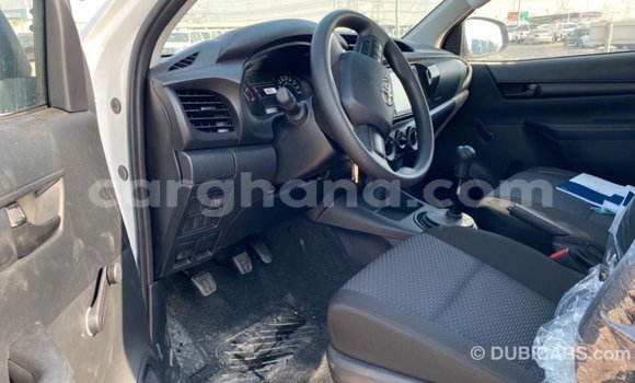 Buy Import Toyota Hilux White Car in Import - Dubai in Ashanti Buy Import Toyota Hilux White Car in Import - Dubai in Ashanti