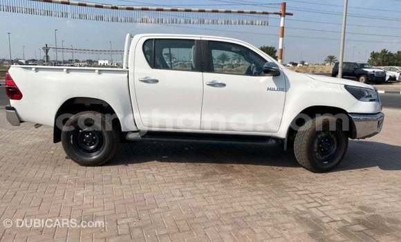 Buy Import Toyota Hilux White Car in Import - Dubai in Ashanti Buy Import Toyota Hilux White Car in Import - Dubai in Ashanti