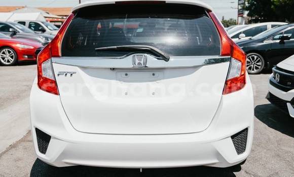Sayi Na hannu Honda FIT White Mota in Accra a Greater Accra Sayi Na hannu Honda FIT White Mota in Accra a Greater Accra