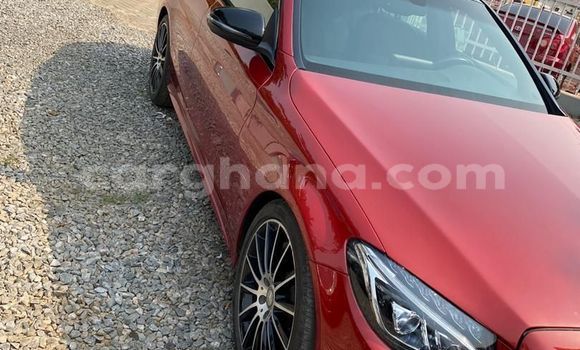 Ra Àlòkù Mercedes-Benz E-Classe Red Ọkọ̀ in Accra ni Greater Accra Ra Àlòkù Mercedes-Benz E-Classe Red Ọkọ̀ in Accra ni Greater Accra