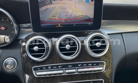 Ra Àlòkù Mercedes-Benz E-Classe Red Ọkọ̀ in Accra ni Greater Accra Ra Àlòkù Mercedes-Benz E-Classe Red Ọkọ̀ in Accra ni Greater Accra