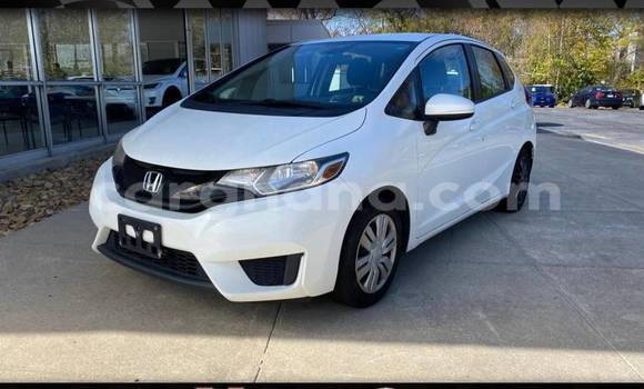 Buy Used Honda FIT White Car in Accra in Greater Accra Buy Used Honda FIT White Car in Accra in Greater Accra