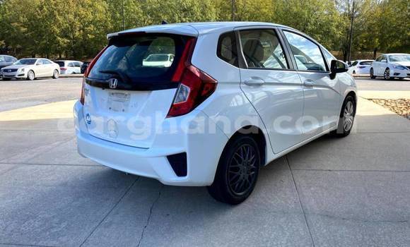 Buy Used Honda FIT White Car in Accra in Greater Accra Buy Used Honda FIT White Car in Accra in Greater Accra