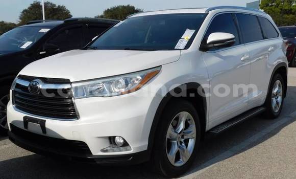 Buy Used Toyota Highlander White Car in Accra in Greater Accra