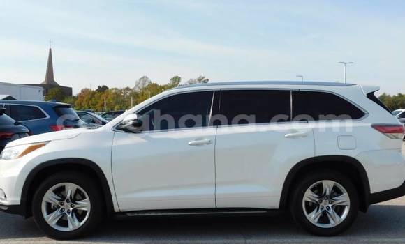 Buy Used Toyota Highlander White Car in Accra in Greater Accra Buy Used Toyota Highlander White Car in Accra in Greater Accra