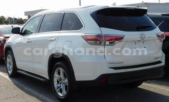 Buy Used Toyota Highlander White Car in Accra in Greater Accra Buy Used Toyota Highlander White Car in Accra in Greater Accra