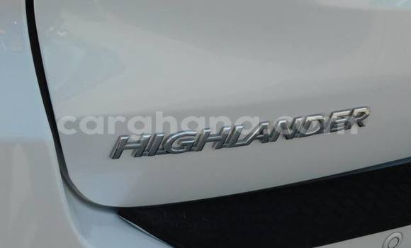 Buy Used Toyota Highlander White Car in Accra in Greater Accra Buy Used Toyota Highlander White Car in Accra in Greater Accra
