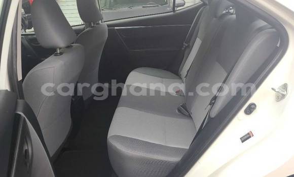 Sayi Na hannu Toyota Corolla White Mota in Accra a Greater Accra Sayi Na hannu Toyota Corolla White Mota in Accra a Greater Accra