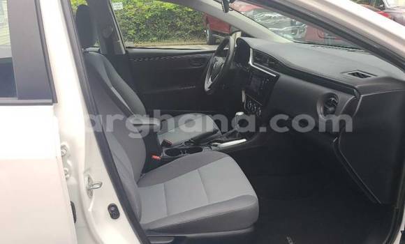 Sayi Na hannu Toyota Corolla White Mota in Accra a Greater Accra Sayi Na hannu Toyota Corolla White Mota in Accra a Greater Accra