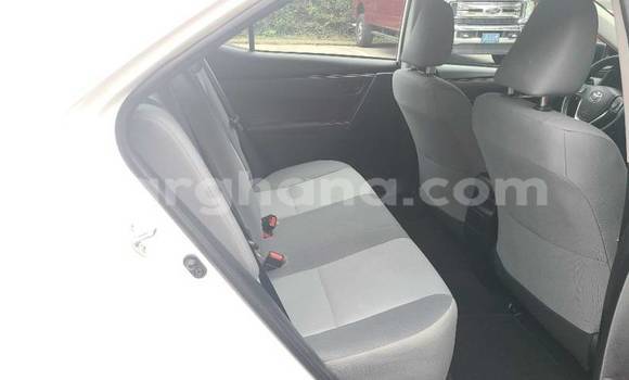 Sayi Na hannu Toyota Corolla White Mota in Accra a Greater Accra Sayi Na hannu Toyota Corolla White Mota in Accra a Greater Accra