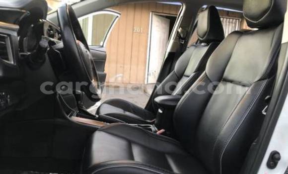 Buy Used Toyota Corolla White Car in Accra in Greater Accra Buy Used Toyota Corolla White Car in Accra in Greater Accra