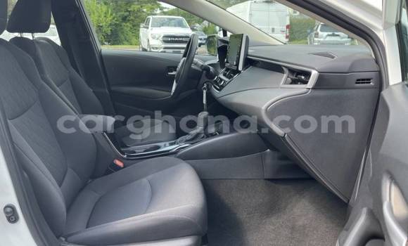 Sayi Na hannu Toyota Corolla White Mota in Accra a Greater Accra Sayi Na hannu Toyota Corolla White Mota in Accra a Greater Accra