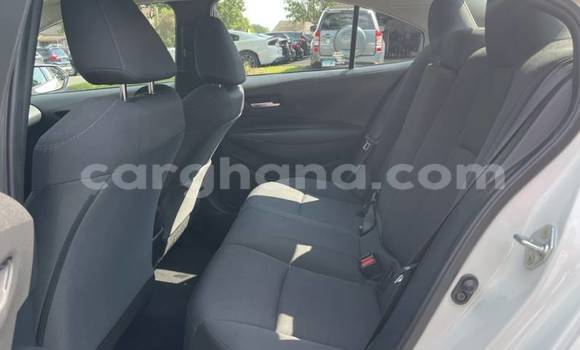 Sayi Na hannu Toyota Corolla White Mota in Accra a Greater Accra Sayi Na hannu Toyota Corolla White Mota in Accra a Greater Accra