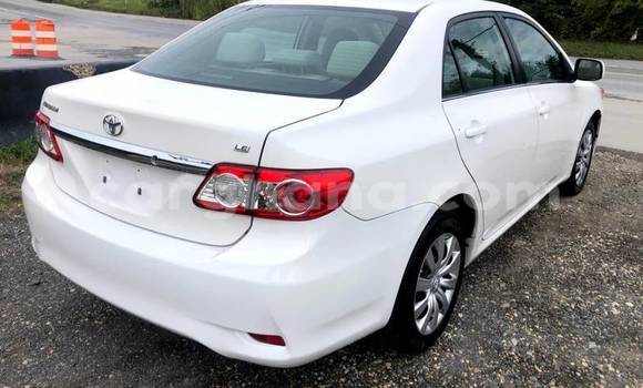 Sayi Na hannu Toyota Corolla White Mota in Accra a Greater Accra Sayi Na hannu Toyota Corolla White Mota in Accra a Greater Accra