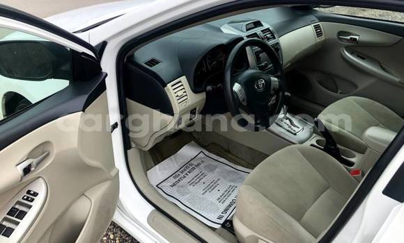 Sayi Na hannu Toyota Corolla White Mota in Accra a Greater Accra Sayi Na hannu Toyota Corolla White Mota in Accra a Greater Accra
