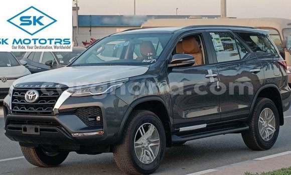 Ra Imported Toyota Fortuner Brown Ọkọ̀ in Import - Dubai ni Ashanti