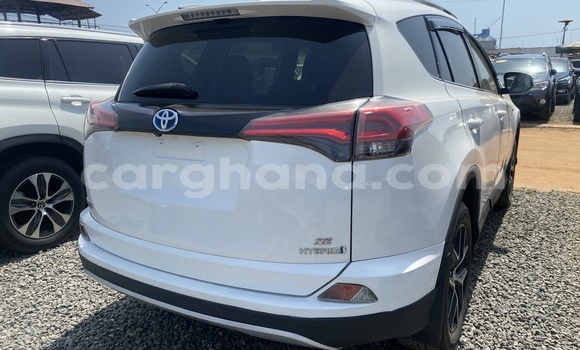 Sayi Na hannu Toyota RAV4 White Mota in Accra a Greater Accra Sayi Na hannu Toyota RAV4 White Mota in Accra a Greater Accra