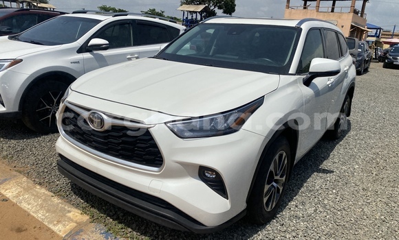 Buy Used Toyota Highlander White Car in Accra in Greater Accra Buy Used Toyota Highlander White Car in Accra in Greater Accra