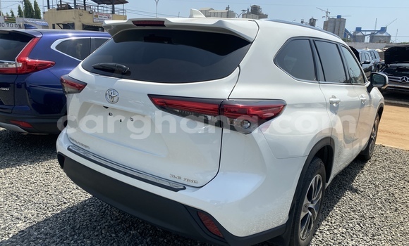 Buy Used Toyota Highlander White Car in Accra in Greater Accra Buy Used Toyota Highlander White Car in Accra in Greater Accra