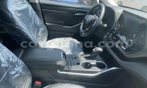 Buy Used Toyota Highlander White Car in Accra in Greater Accra Buy Used Toyota Highlander White Car in Accra in Greater Accra