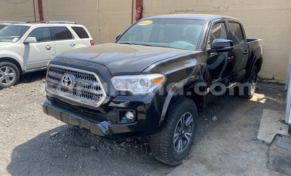 Sayi Na hannu Toyota Tacoma Black Mota in Accra a Greater Accra Sayi Na hannu Toyota Tacoma Black Mota in Accra a Greater Accra
