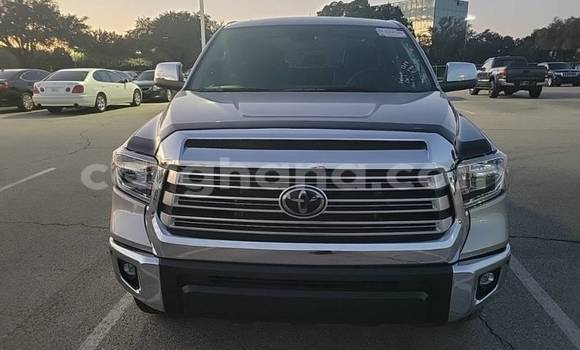 Sayi Na hannu Toyota Tundra Azurfa Mota in Accra a Greater Accra Sayi Na hannu Toyota Tundra Azurfa Mota in Accra a Greater Accra