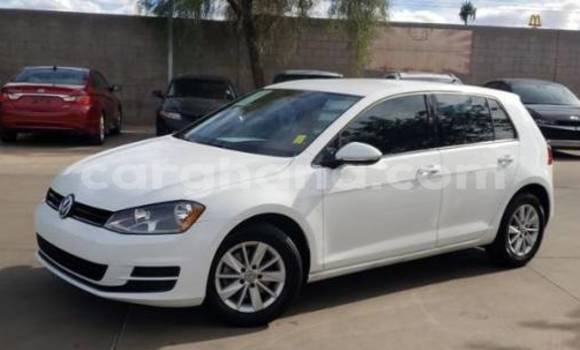 Sayi Na hannu Volkswagen Golf White Mota in Accra a Greater Accra
