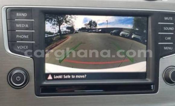 Ra Àlòkù Volkswagen Golf funfun Ọkọ̀ in Accra ni Greater Accra Ra Àlòkù Volkswagen Golf funfun Ọkọ̀ in Accra ni Greater Accra