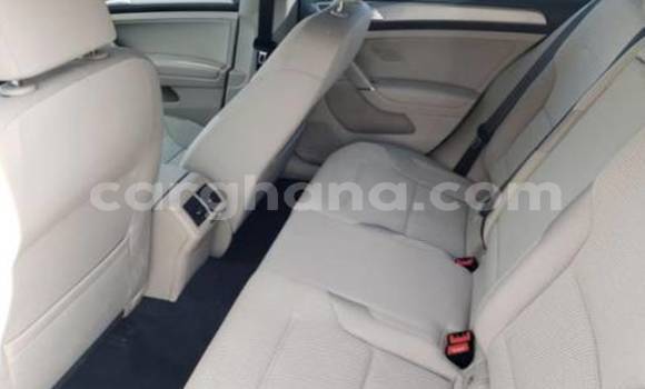 Ra Àlòkù Volkswagen Golf funfun Ọkọ̀ in Accra ni Greater Accra Ra Àlòkù Volkswagen Golf funfun Ọkọ̀ in Accra ni Greater Accra