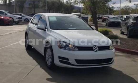 Ra Àlòkù Volkswagen Golf funfun Ọkọ̀ in Accra ni Greater Accra Ra Àlòkù Volkswagen Golf funfun Ọkọ̀ in Accra ni Greater Accra